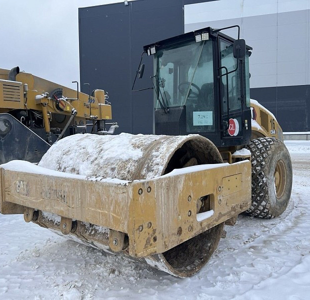Дорожный каток CAT CS64B, 2021
